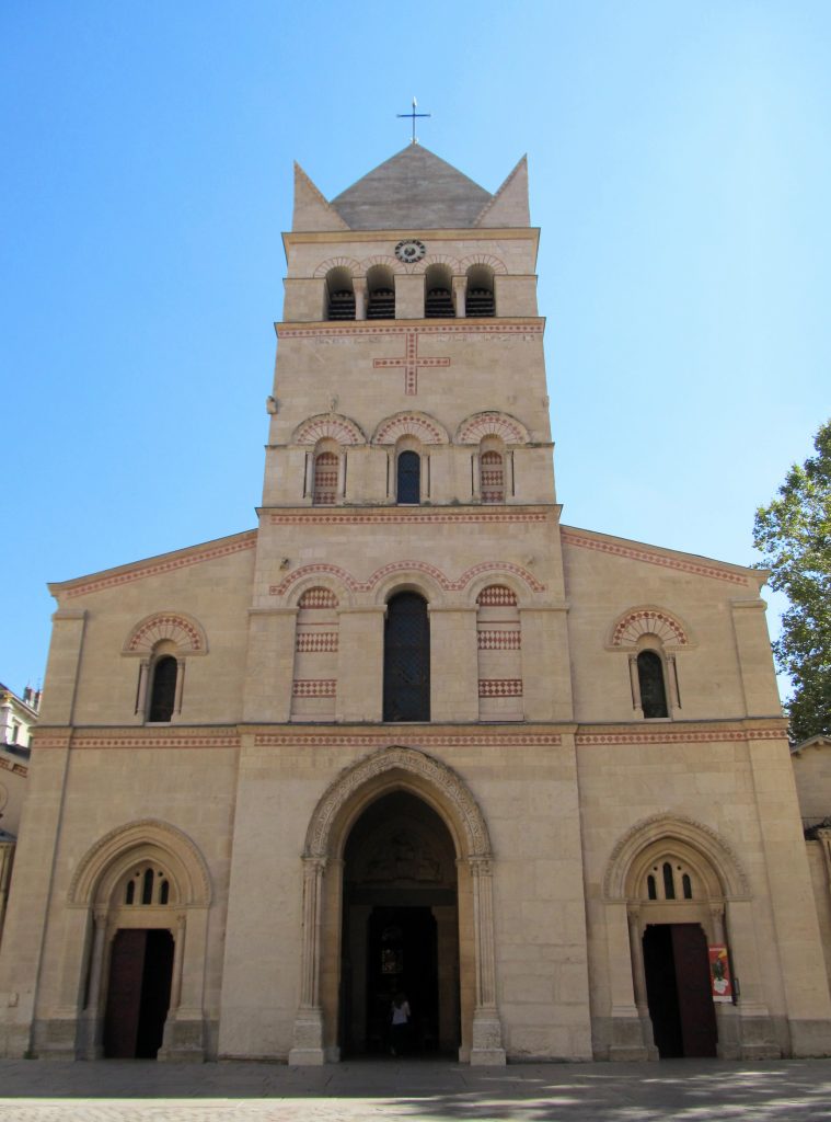 Abbaye d'Ainay, la basilique Saint-Martin (c) Wikipedia